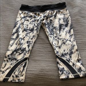 Lululemon marble black and cream gray leggings